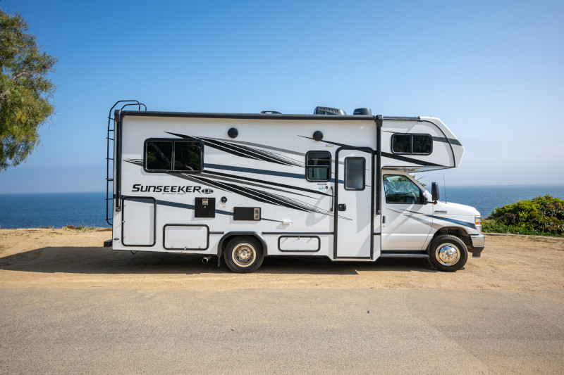 25.26 Road Bear RV Exterior M 8