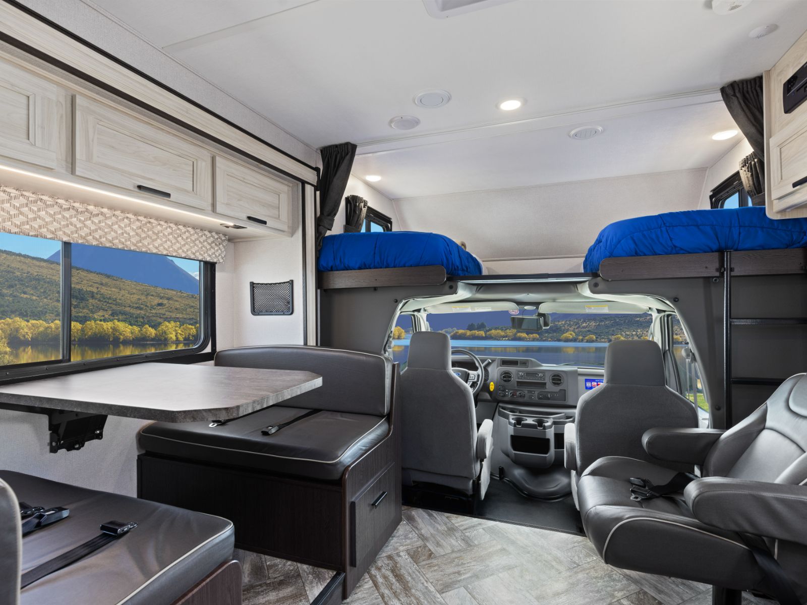 CanaDream, Maxi Motorhome Overview Voorkant