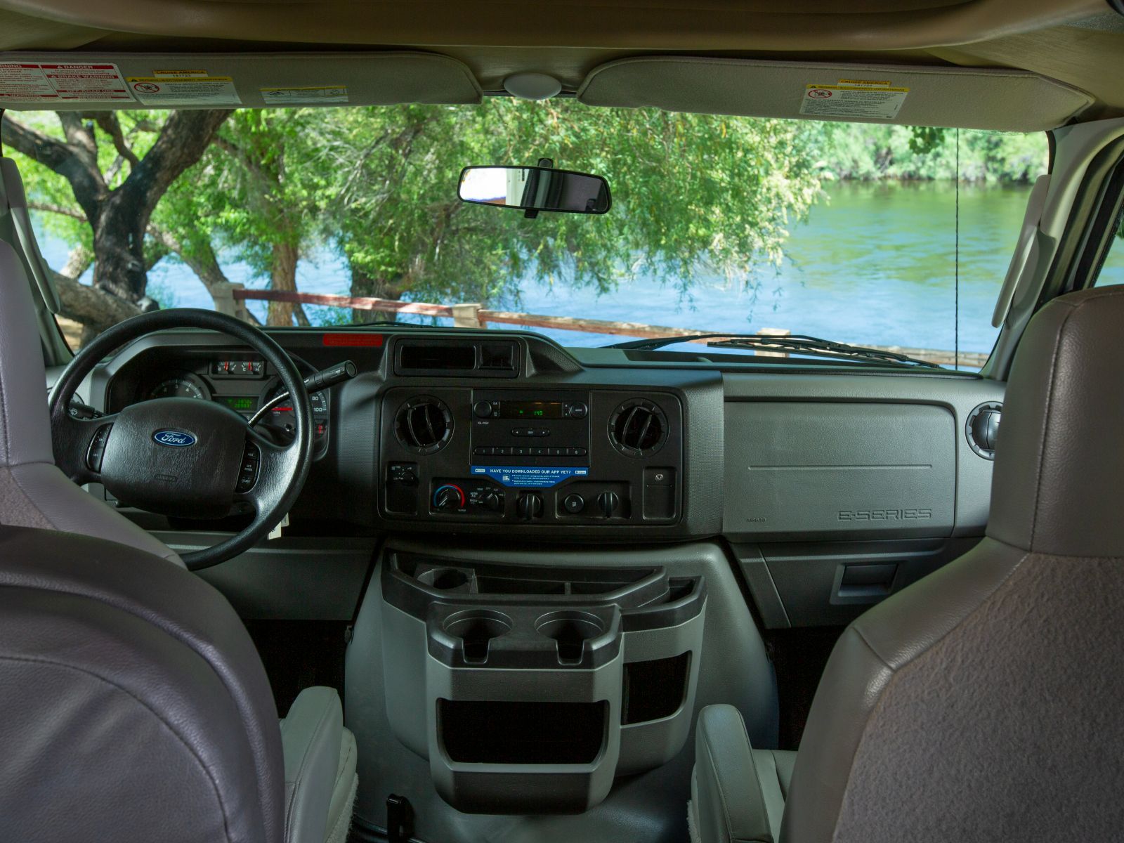 Cruise Canada, C 19 Compact Inrichting Chauffeur En Bijrijder