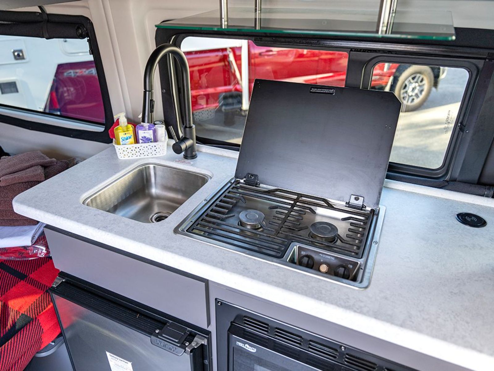 Fraserway, Van Conversion Keuken