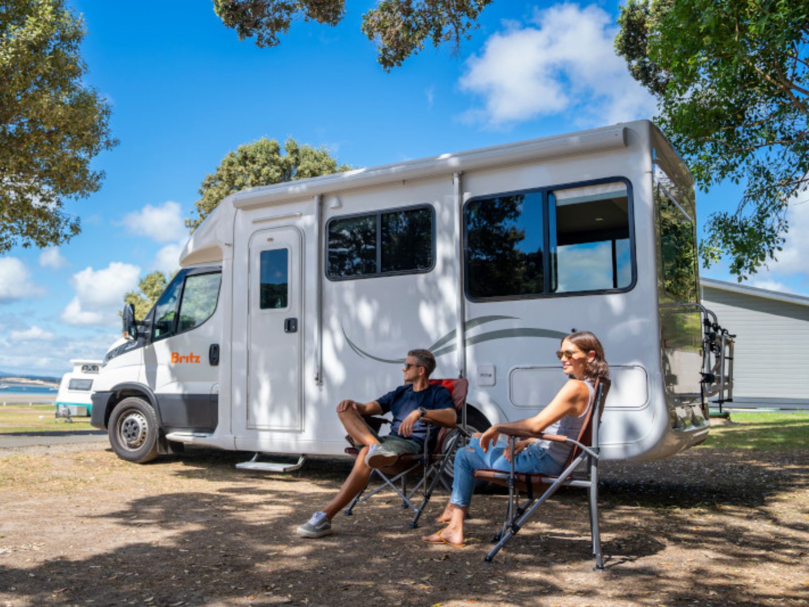 4 Berth Discovery Britz NZ Exterior 2