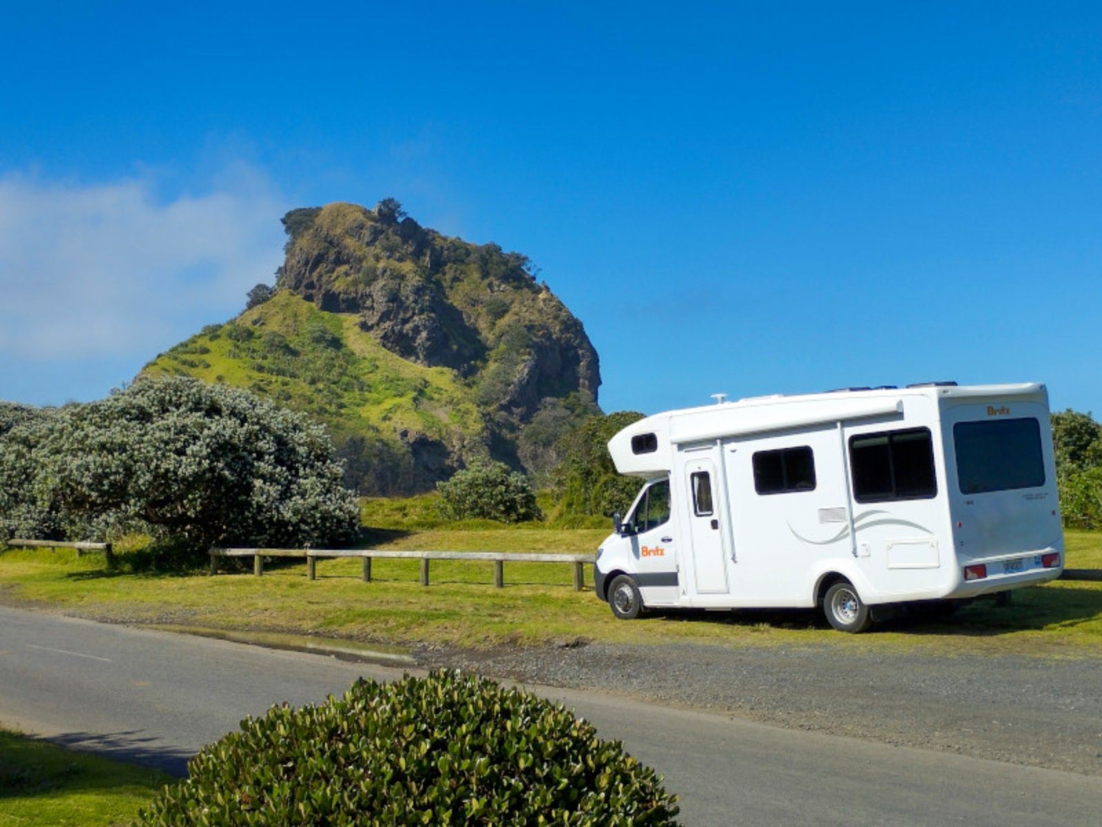 6 Berth Frontier Britz NZ exterior 2