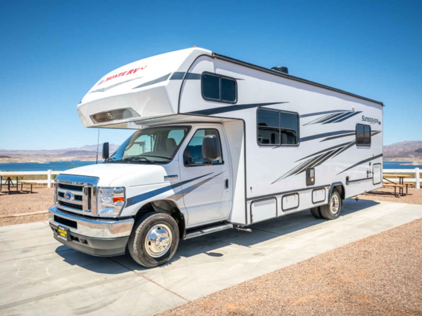 El Monte C Class Large RV Exterior T 10